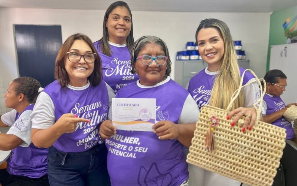 Mulheres de Campo Alegre participaram do curso de confecção de bolsas de palha 