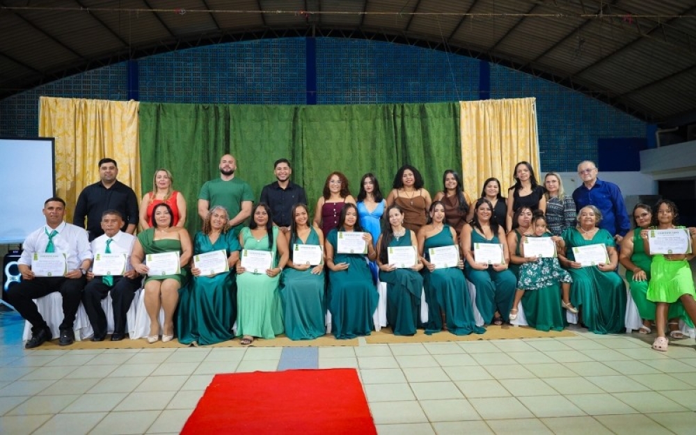 Escola Miguel Matias promoveu mais uma festa de formatura da 9ª fase de Estudantes da Educação de Jovens e Adultos