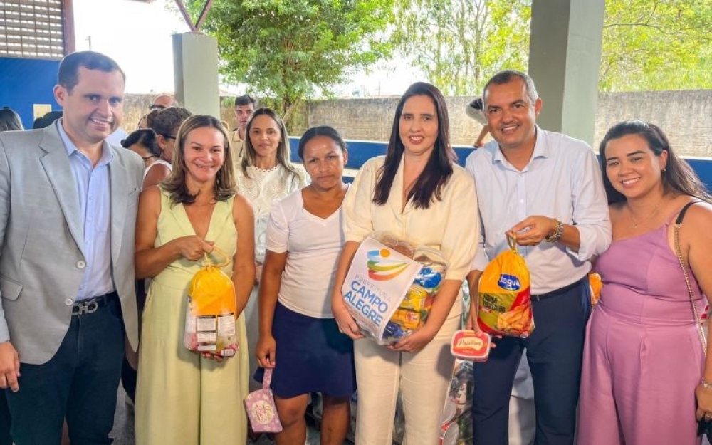 Prefeitura de Campo Alegre realizou a distribuição de 3.000 cestas básicas e 3.000 frangos para a ceia do natal