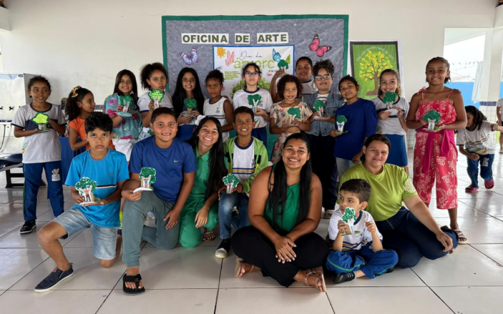 Alunos da Escola Pedro de Oliveira realiza atividade em alusão ao dia da Arvore 