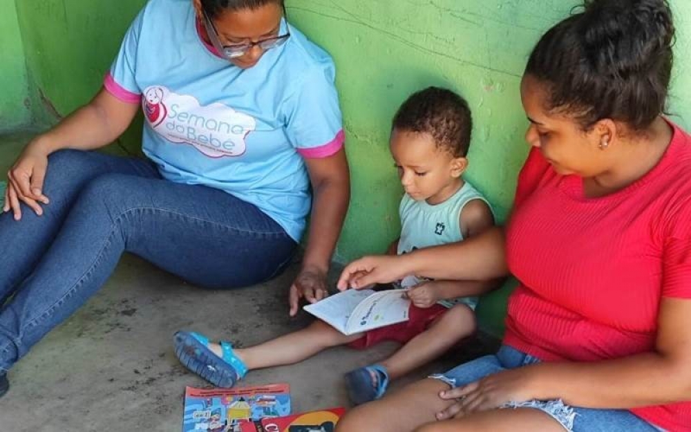 Programa Criança Feliz realizou ação em comemoração ao Dia do Livro Infantil 