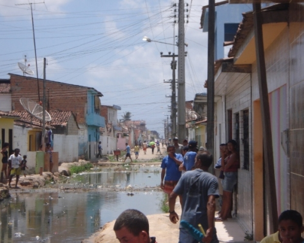 Prefeitura inicia obra de drenagem na Rua Fernando Coutinho em Luziápolis