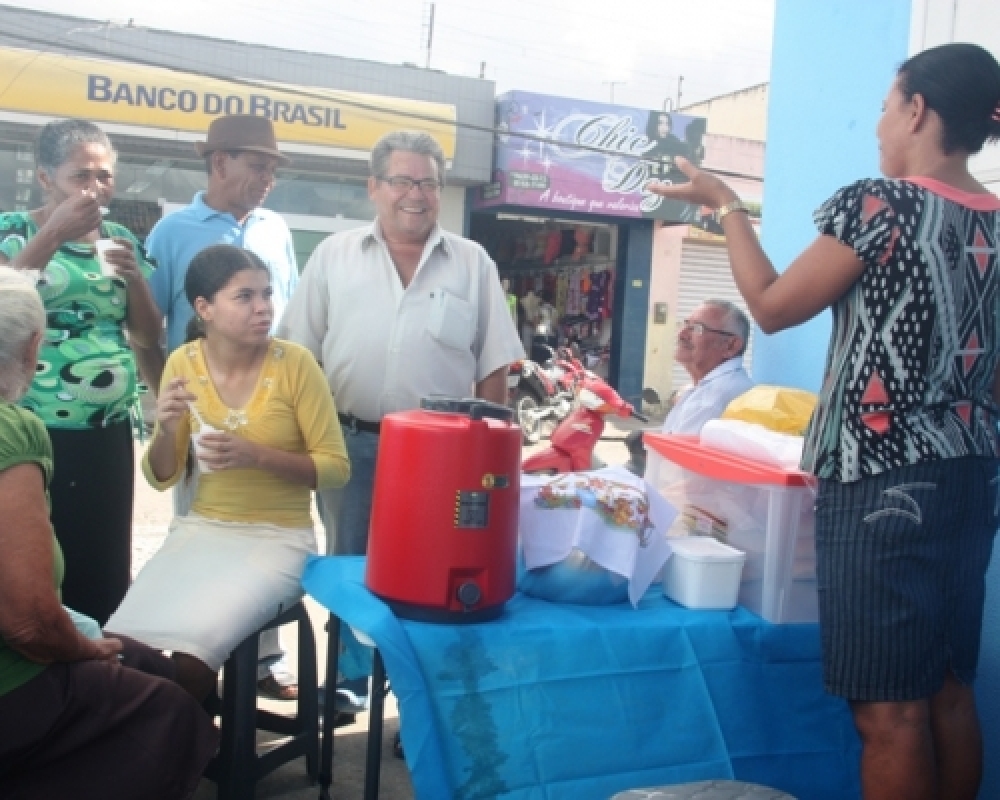 Secretaria do idoso oferece café da manhã para aposentados 