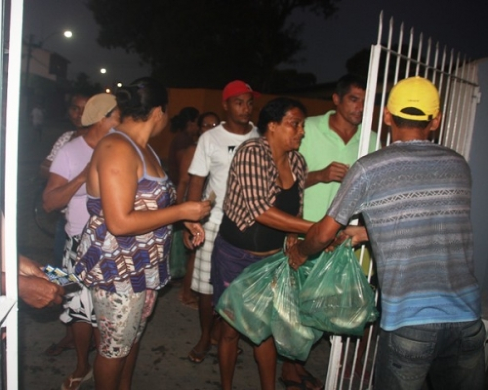Prefeitura de Campo Alegre realiza distribuição de peixes para Semana Santa