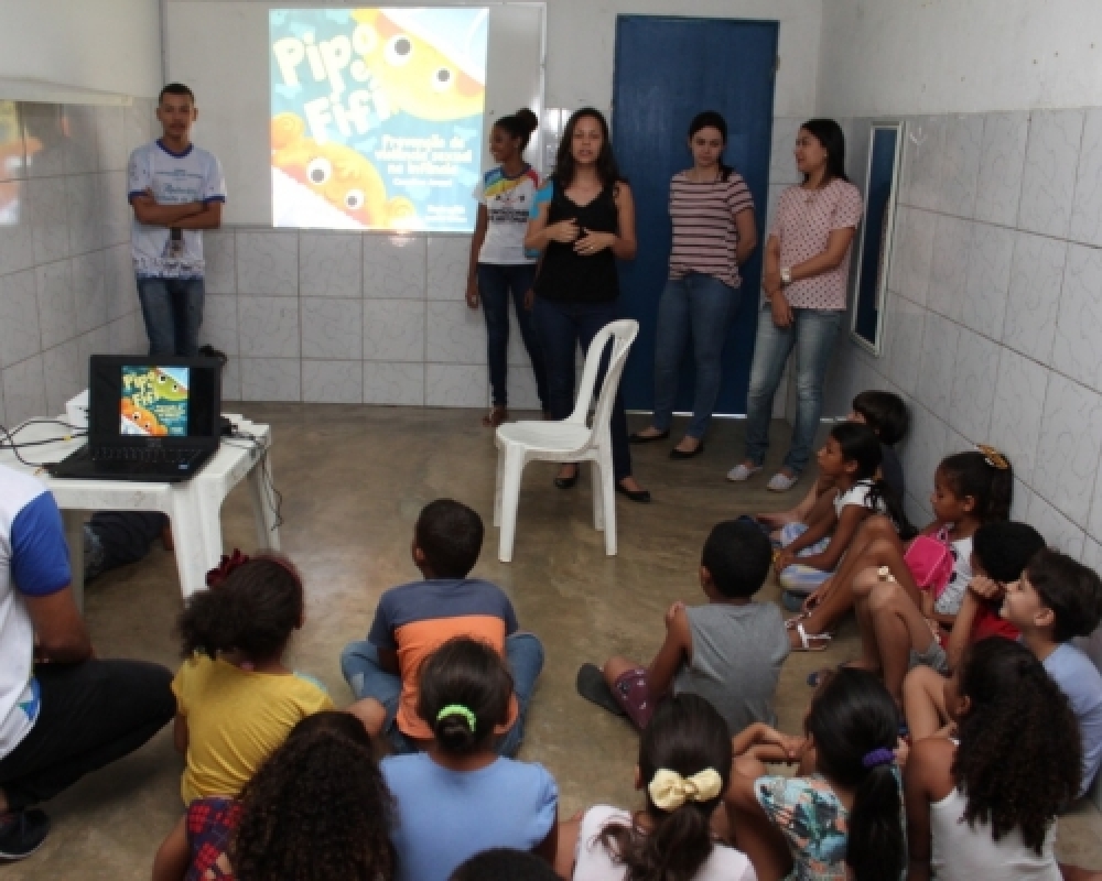 CRAS Sede realiza mais uma edição do Projeto Era uma Vez junto ao público do Projeto CoMviver
