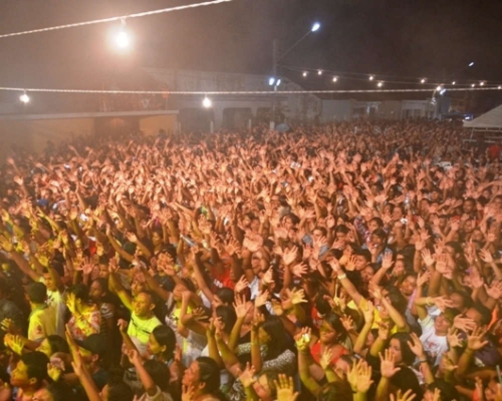 Milhares de pessoas se emocionam com Show de Anjos de Resgate em Campo Alegre