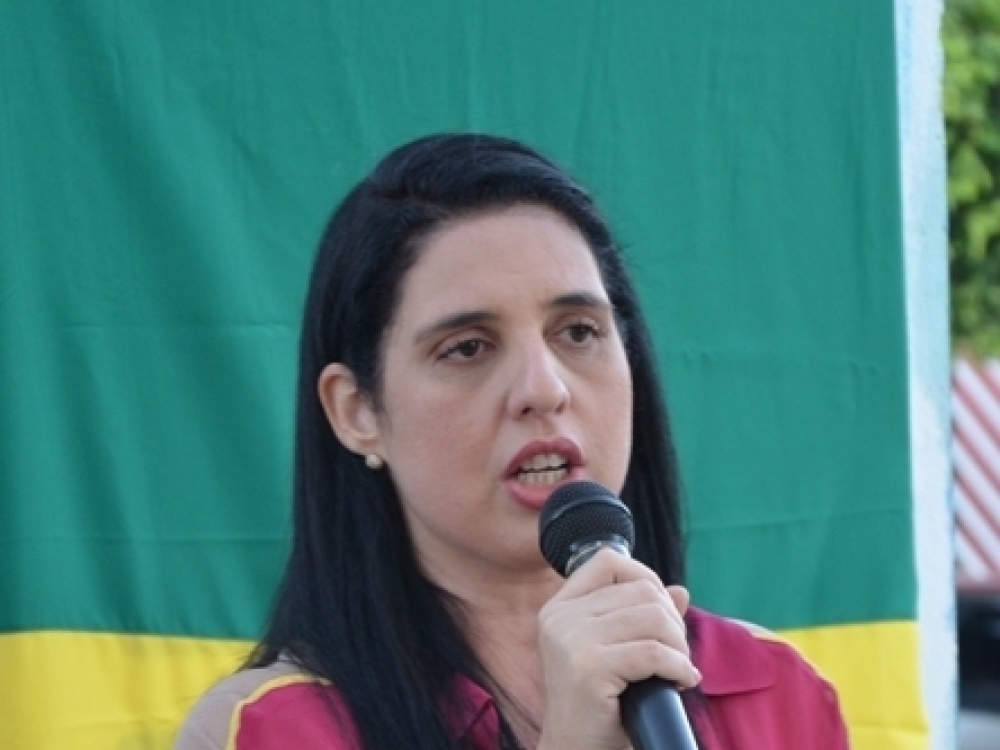 Prefeita concede aumento salarial a todos os servidores municipais de Campo Alegre