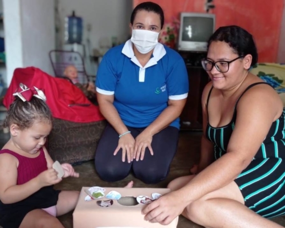 Programa Criança realizou atividade por meio de materiais recicláveis