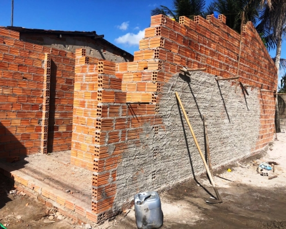 Prefeitura de Campo Alegre está construindo mais 06 casas pelo Programa Minha Casa Renovada