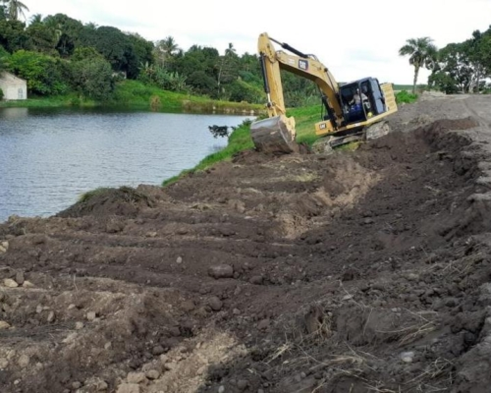 Prefeitura de Campo Alegre continua ações de recuperação do Açude Mandante 