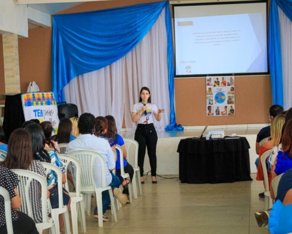 Secretaria de Educação realiza palestra em alusão ao Dia Mundial de Conscientização ao Autismo