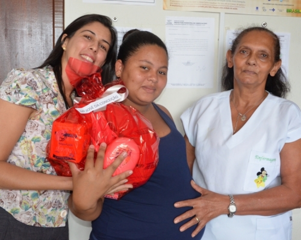 Gestantes de Campo Alegre recebem o kit gestante entregues pela Secretaria da Mulher