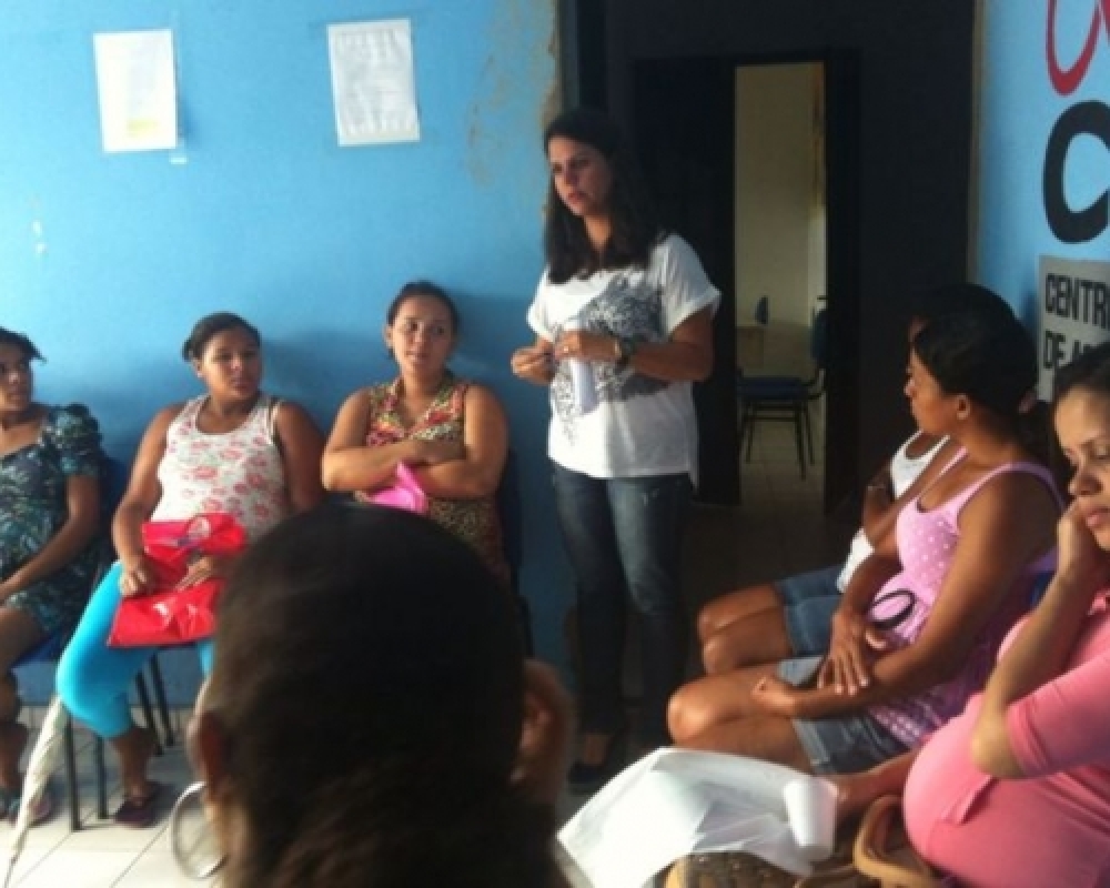 CRAS de Campo Alegre realiza reunião com grupo de gestantes e entrega kits