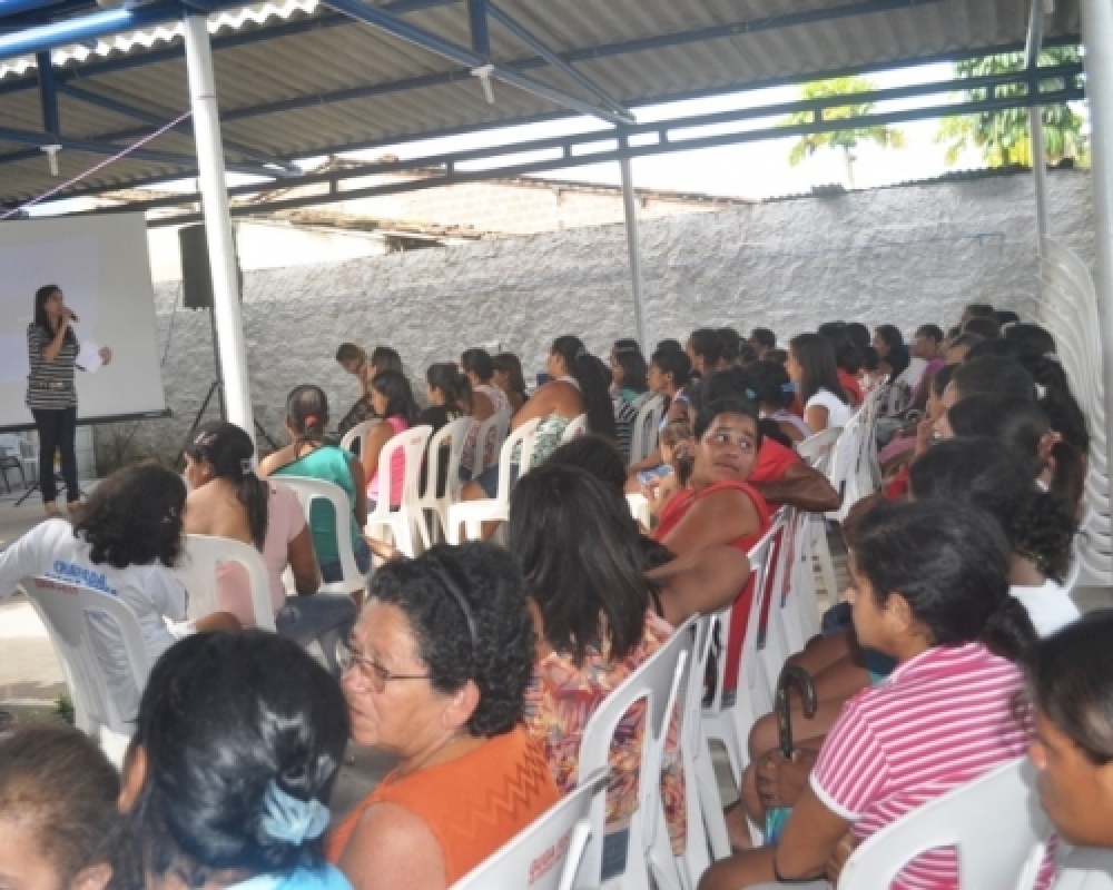 Mulheres de Luziápolis participam de ação social realizada pela Prefeitura