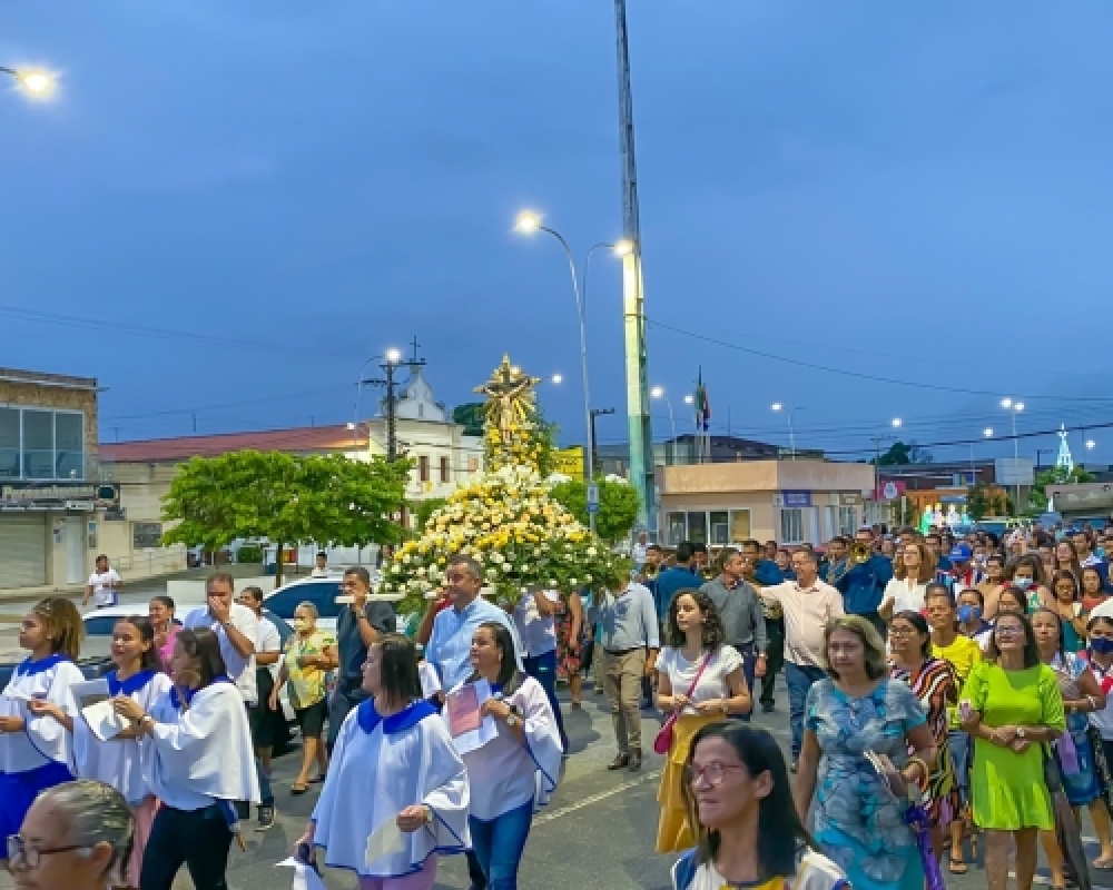 Festa do Padroeiro Bom Jesus dos Aflitos foi encerrada com celebração da Santa Missa e Procissão