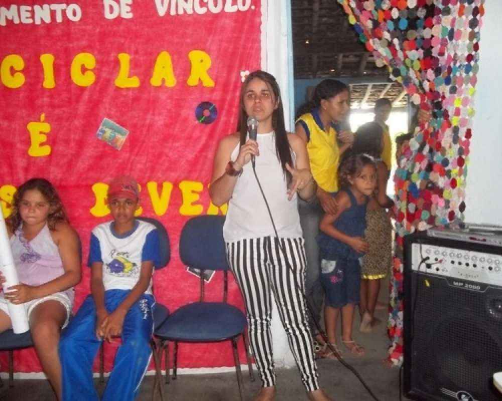 Alunos do PETI do distrito Chã da Imbira participam de exposição cultural