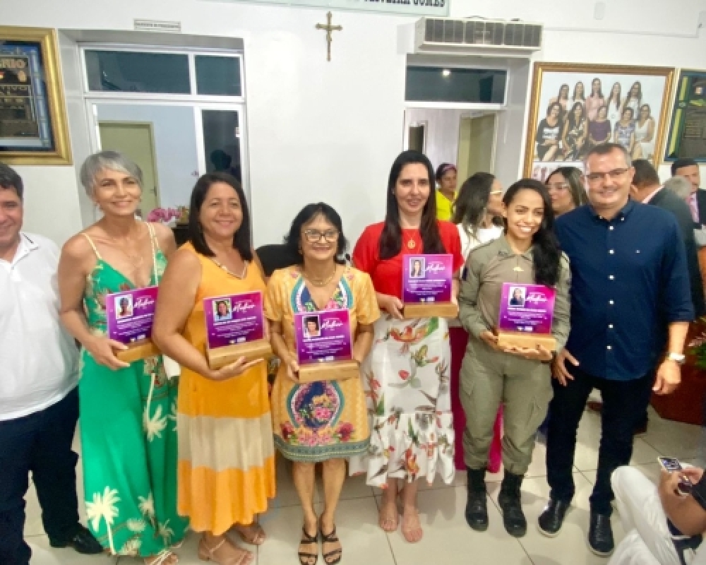 Prefeito Nicolas Pereira participou de sessão solene em homenagem as mulheres na Câmara Municipal