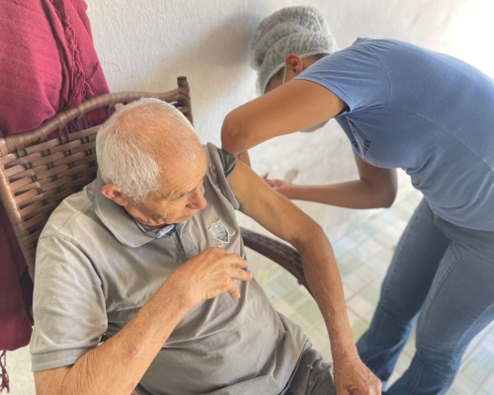 Programa Melhor em Casa realiza atualização vacinal dos usuários acamados ou domiciliados 