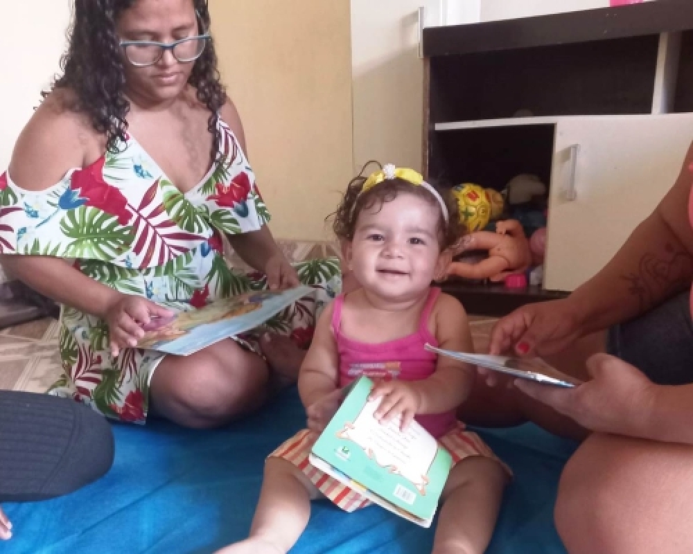 Programa Criança Feliz realizou tarefa em alusão o Dia do livro 