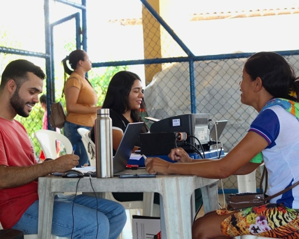 Equipe do Cadastro Único realiza atendimentos as famílias acompanhadas pelo CRAS