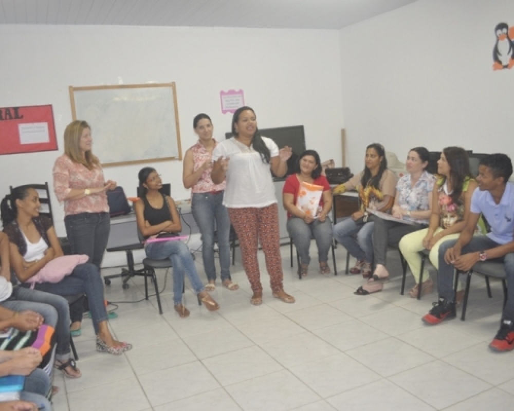 Programa saúde na Escola realiza oficina para professores em Luziápolis