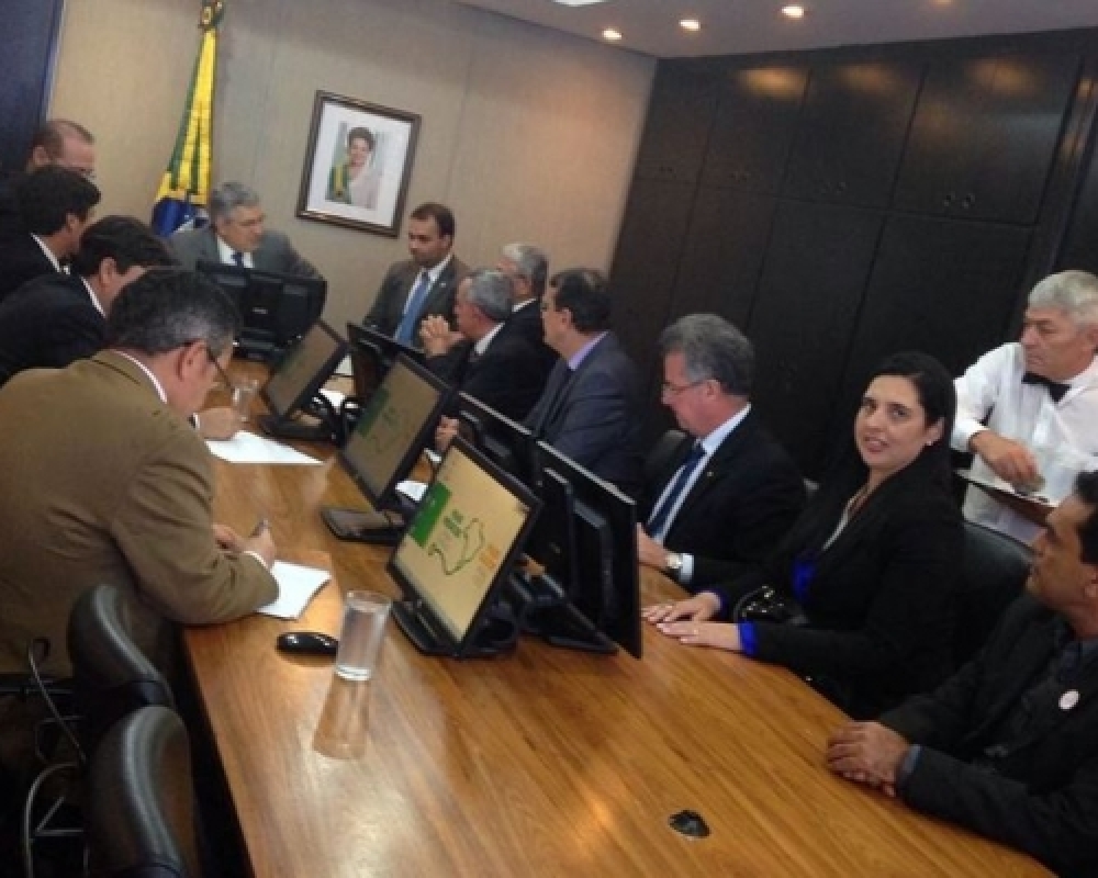 Prefeita Pauline Pereira participa de evento em Brasília sobre o Conisul