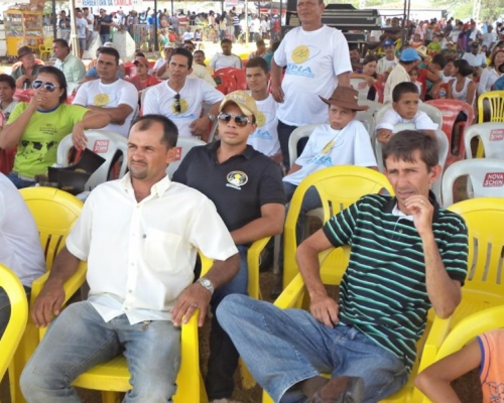 Criadores de bovinos de Campo Alegre participam da festa do leite em Batalha