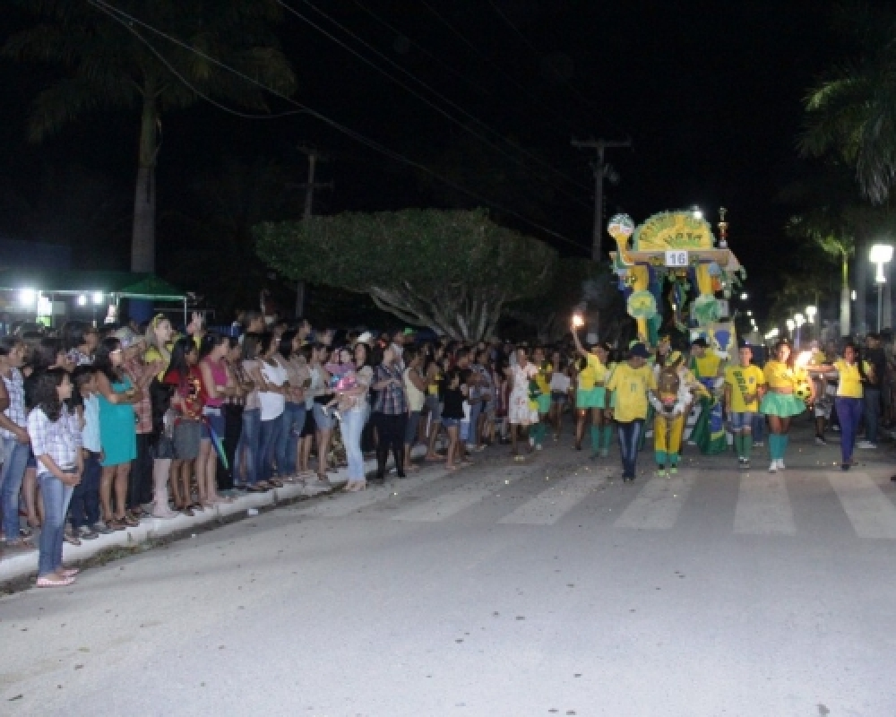 Sucesso em mais uma edição do Desfile de Carroças Juninas em Campo Alegre 