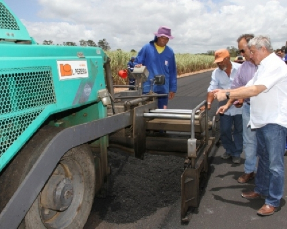 Governador Teotonio Vilela visitou obras da rodovia AL 105 em Campo Alegre