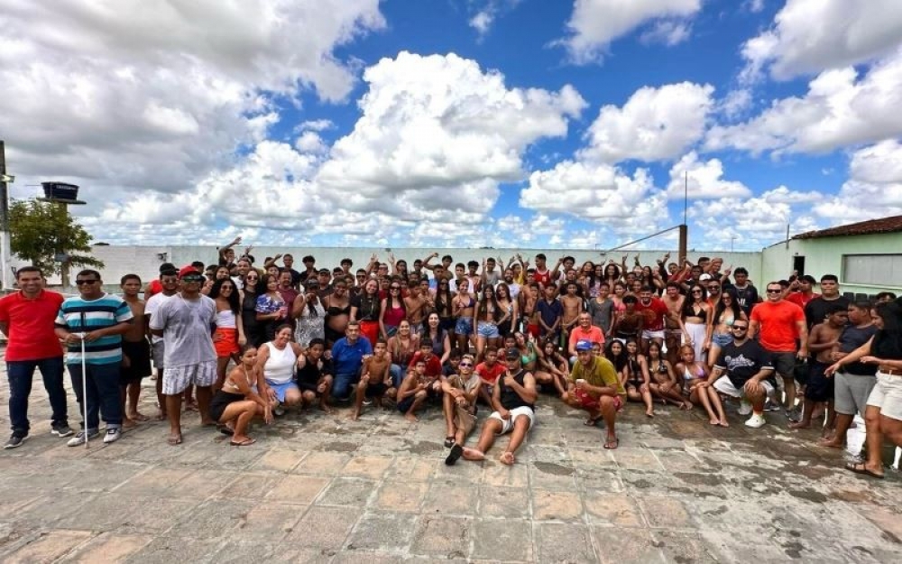 Integrantes das Bandas Fanfarras de Campo Alegre e Luziápolis participam de momento de acolhida e confraternização