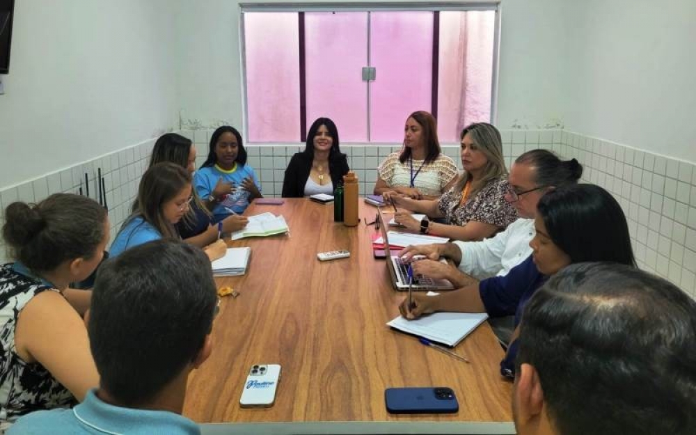 Secretaria de Habitação organiza reunião referente aos Residenciais Jorge Gomes e João José Pereira