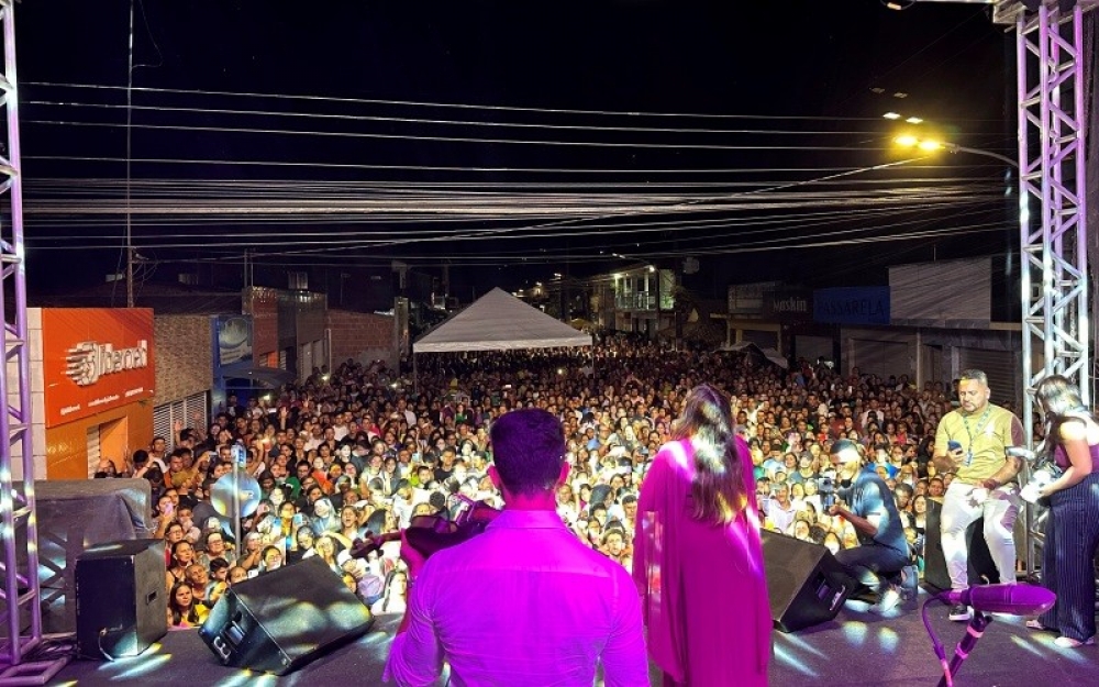 Grande Show de Sarah Farias levou muita emoção ao distrito Luziápolis 