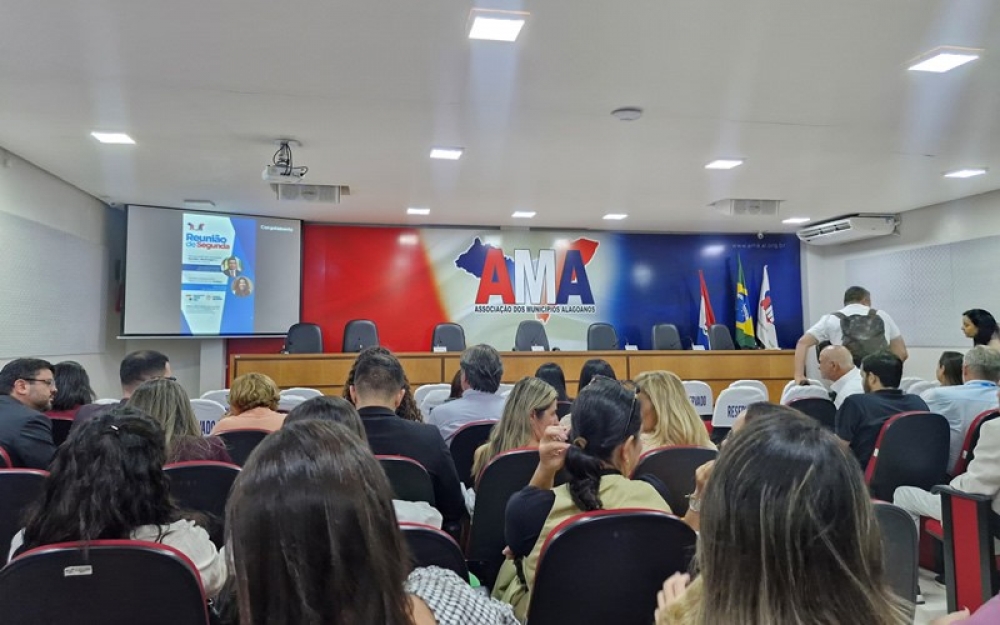 Equipe da Secretaria de Habitação de Campo Alegre participou de encontro sobre Programa Moradia Legal Urbano e Rural