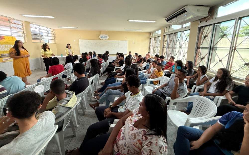 Equipe multiprofissional realiza mutirão nas escolas em alusão a Campanha Setembro Amarelo