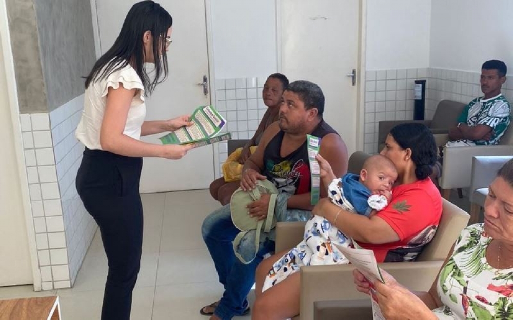 Equipe do Cadastro Único realizou Roda de Conversa com usuários na sala de espera 