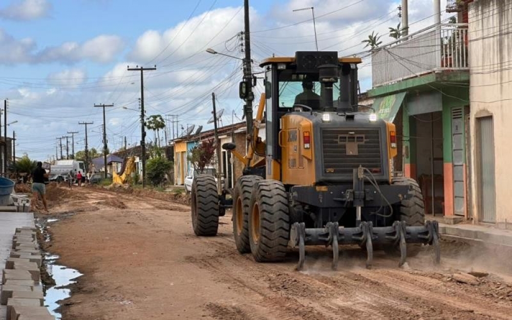 Prefeito Nicolas Pereira visita início das obras de pavimentação da Rua Francisco Marques em Luziápolis 