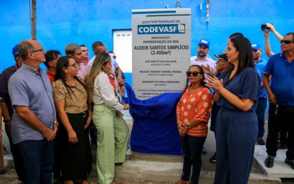 Prefeito Nicolas Pereira inaugura a pavimentação de mais duas ruas em Campo alegre