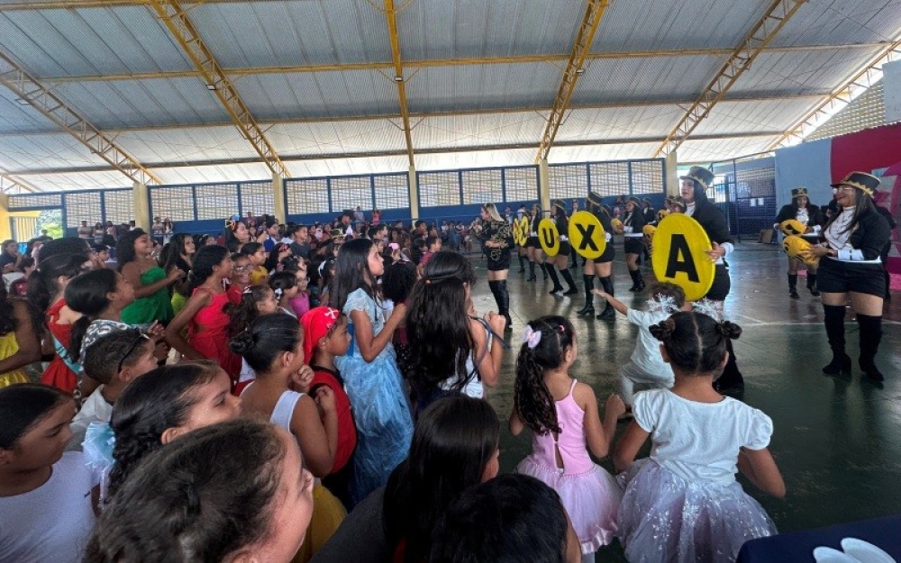 Semana da Criança: Escola Maria Lourinete Porto Guimarães apresentou mais uma edição do Espetáculo Xuxa Park