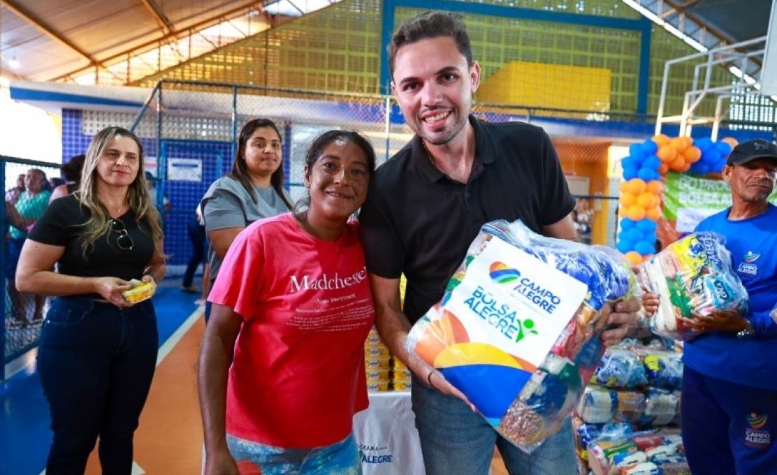 Prefeitura de Campo Alegre realizou a distribuição de mais 2.500 cestas básicas pelo program...