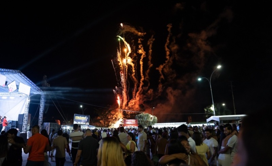 Campo-alegrenses comemoram a chegada de 2026 com shows e a tradicional queima de fogos