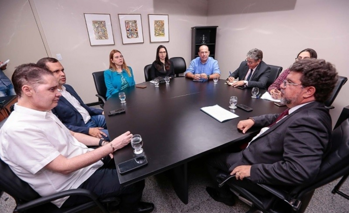 Prefeita Pauline Pereira participa de reunião no TJAL sobre os Programas Moradia Legal e Rural...