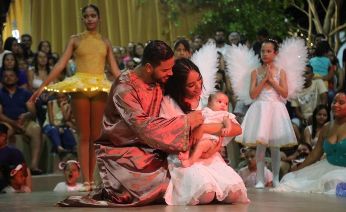 Segunda noite do Projeto Natal Iluminado levou belíssimas apresentações e a magia do Natal e...